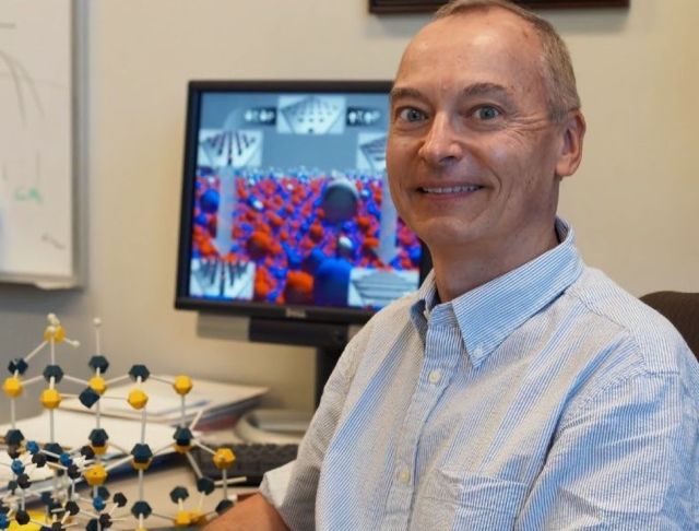 Prof. Chris Van de Walle receives the 2023 Materials Theory Award from the Materials Research Society